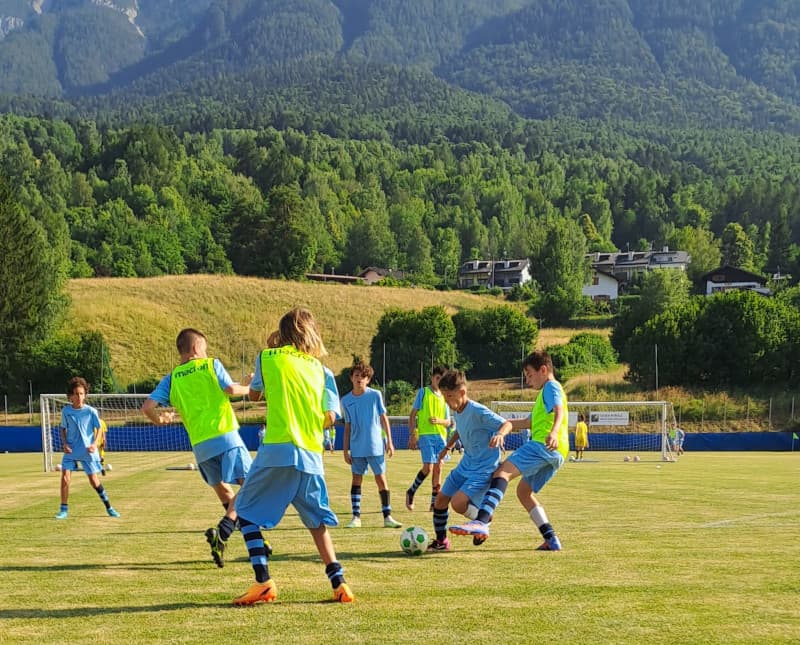 calciatori in montagna